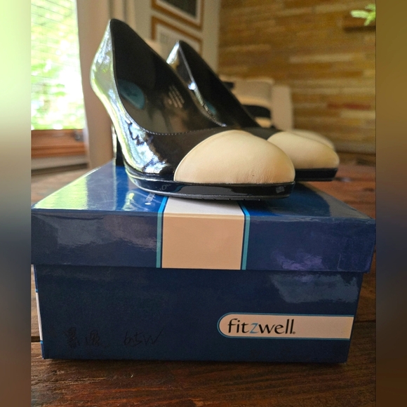 Fitzwell Ophira Black And Cream Heels NWT - Picture 2 of 6